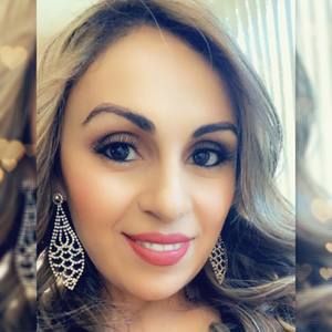 Meet your Posher, Mireya